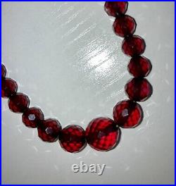 ART DECO CHERRY AMBER BAKELITE BEAD NECKLACE 16in FACETED Gradually Bead Antique