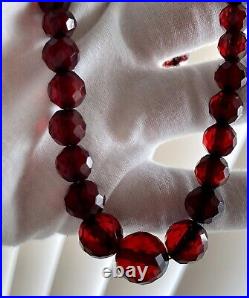 ART DECO CHERRY AMBER BAKELITE BEAD NECKLACE 16in FACETED Gradually Bead Antique