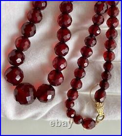 ART DECO CHERRY AMBER BAKELITE BEAD NECKLACE 16in FACETED Gradually Bead Antique