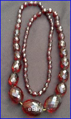 Antique Art Deco 1920s Graduated Faceted Cherry Amber Bakelite 33 Necklace