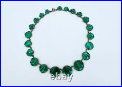 Art Deco Green Vauxhall Glass Graduated Necklace 15