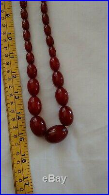 LARGE 32 ART DECO VINTAGE CHERRY AMBER BAKELITE BEADS NECKLACE 71.1g TESTED