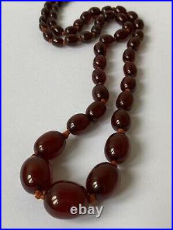 V LONG Vintage Art Deco MARBLED Cherry Amber Bakelite Faturan Bead Necklace 71g