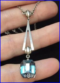 Vintage Art Deco jewellery stunning sapphire baguette pendant drop necklace