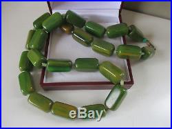 Vintage Art Deco large chunky bright green bakelite bead necklace 82 grms